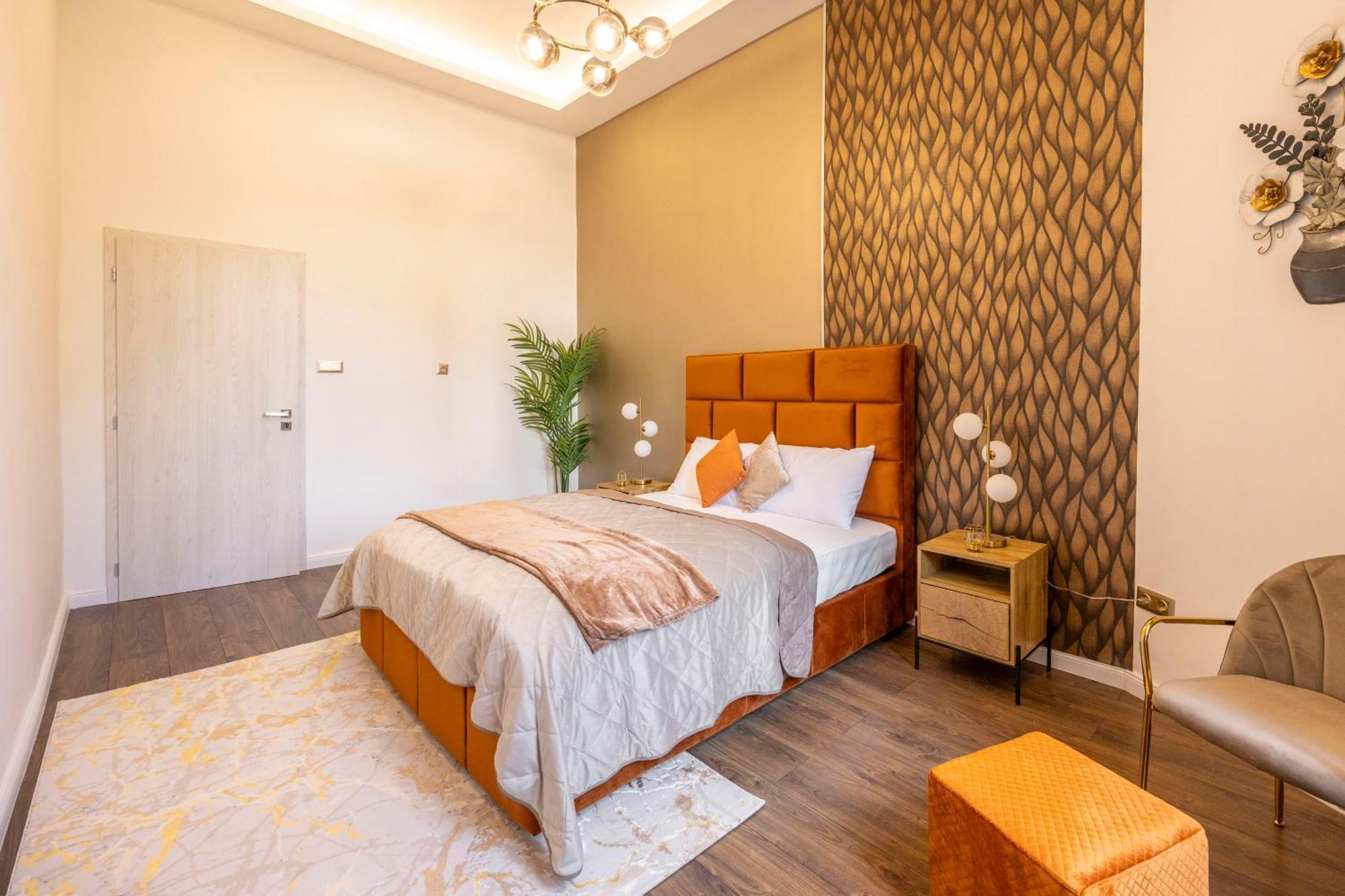 Exclusive Downtown Quentin Residence By Prestige Homes Budapest Exteriör bild