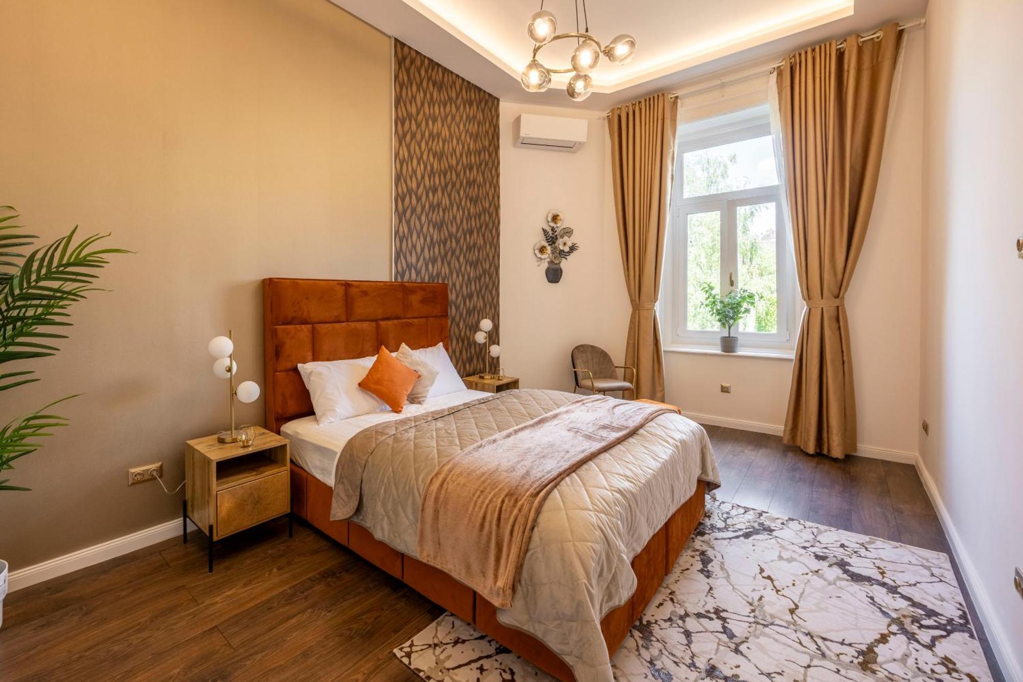 Exclusive Downtown Quentin Residence By Prestige Homes Budapest Exteriör bild