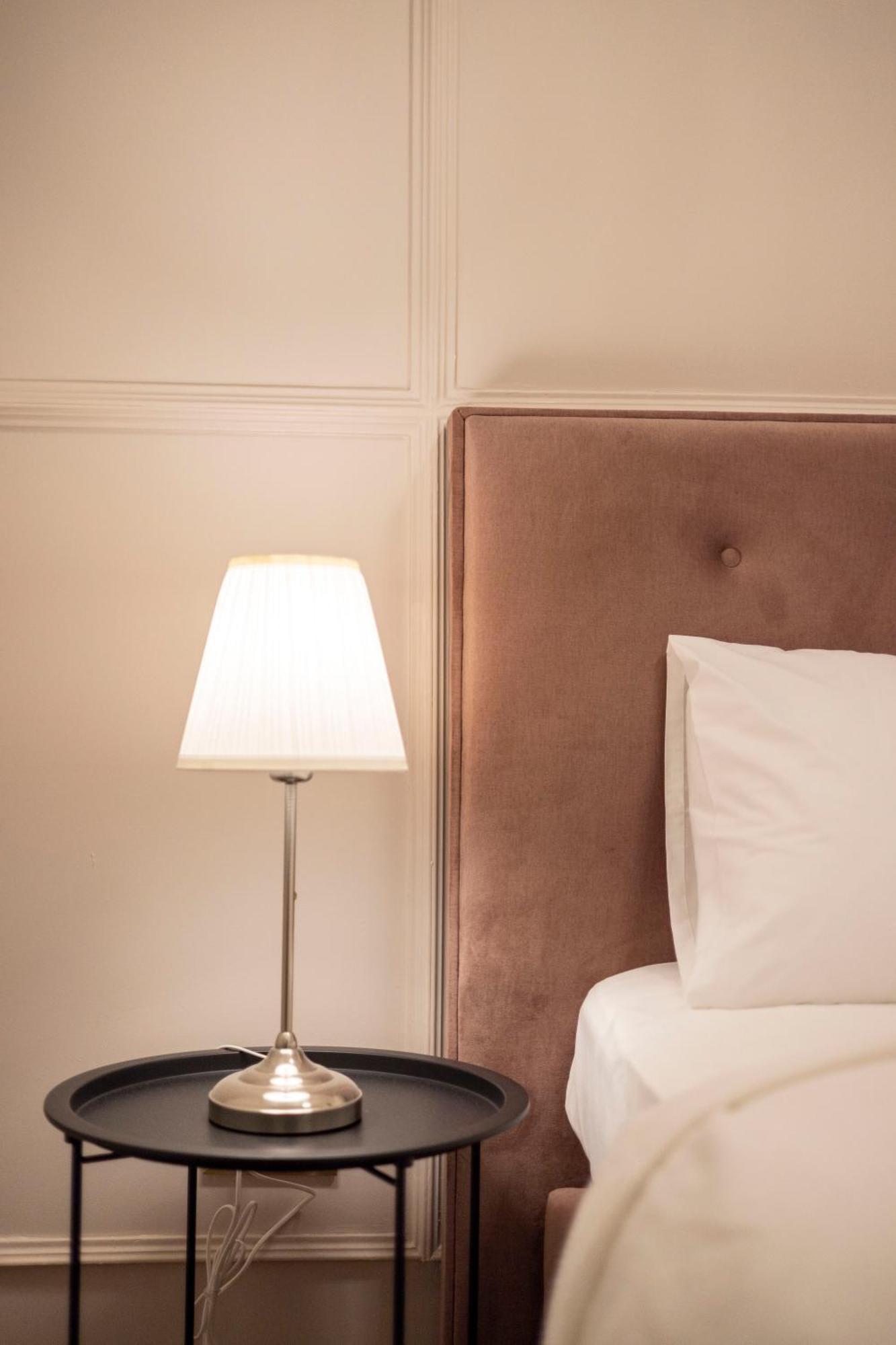 Exclusive Downtown Quentin Residence By Prestige Homes Budapest Exteriör bild