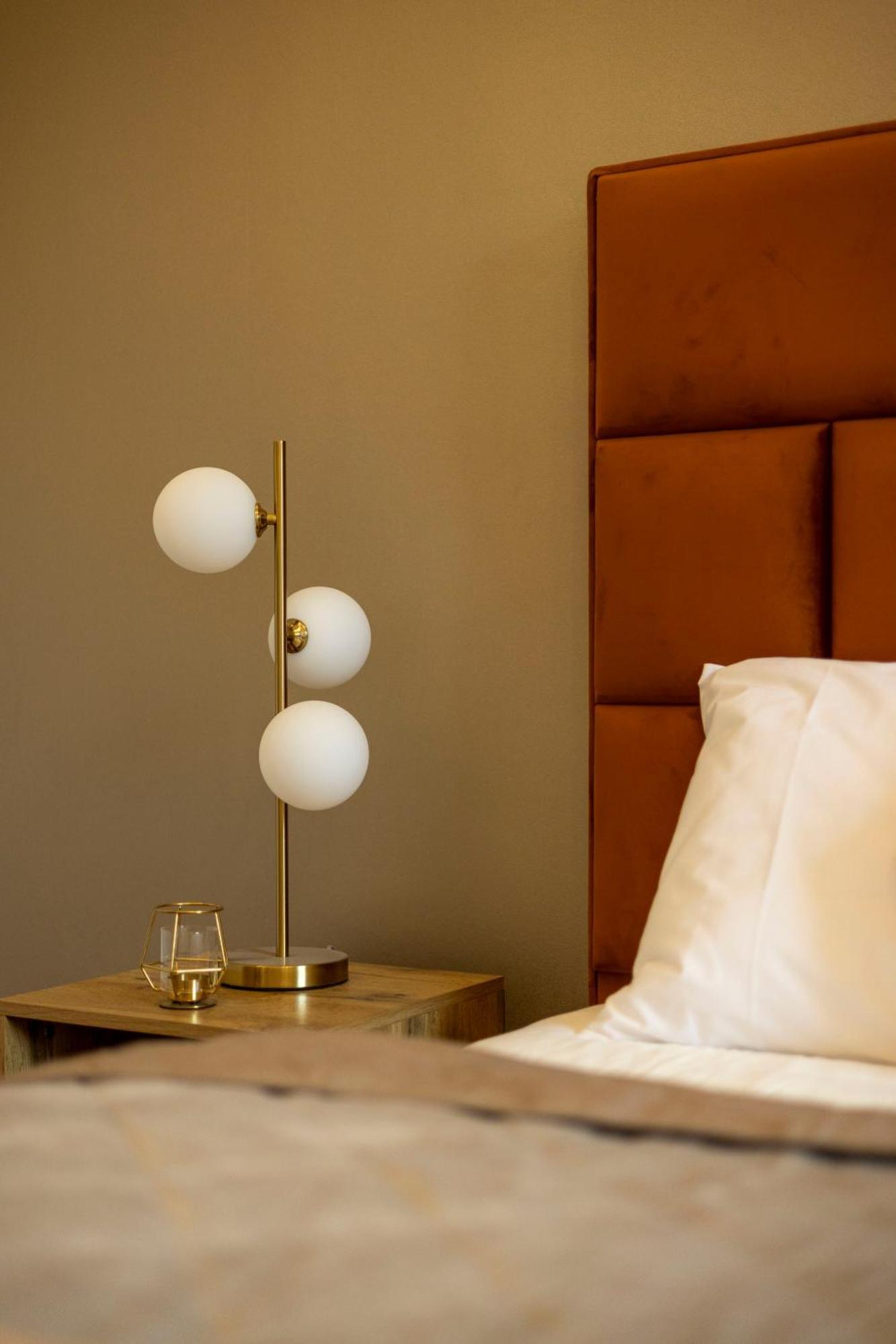 Exclusive Downtown Quentin Residence By Prestige Homes Budapest Exteriör bild