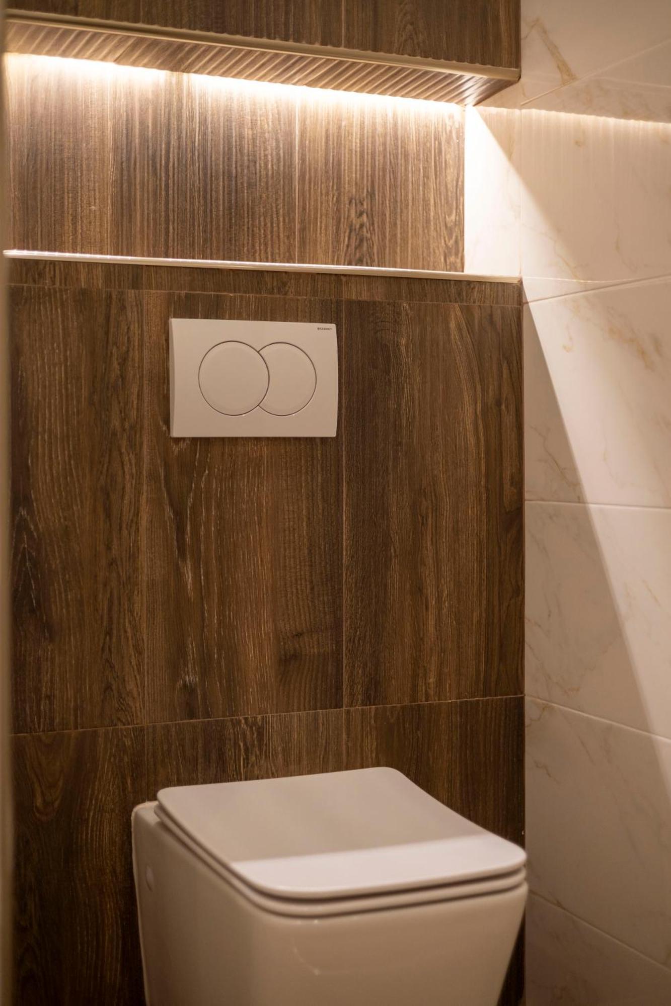Exclusive Downtown Quentin Residence By Prestige Homes Budapest Exteriör bild